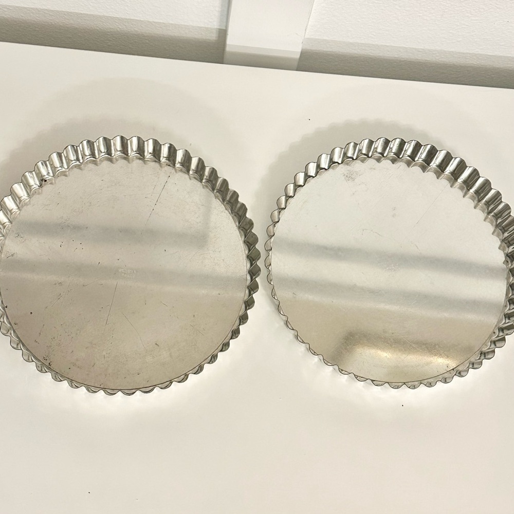 2) VTG French Fluted 8” Pie Tart Pans Baking Tins Removable Bottoms France cake - Picture 2 of 8